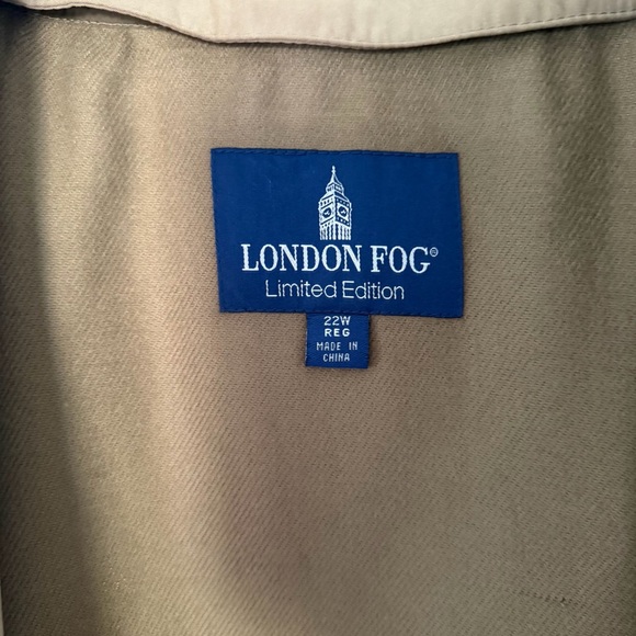 London Fog Limited Edition Trench Coat Women’s 2XL Tan Belted Removable Liner 22 - Picture 2 of 14